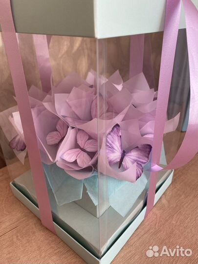 Букет из бабочек в коробке