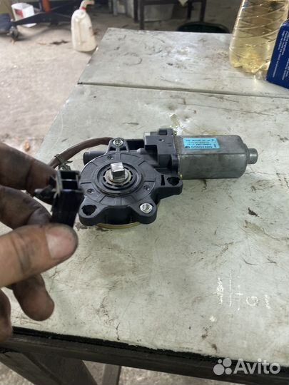 Стеклоподьемник на nissan almera classic