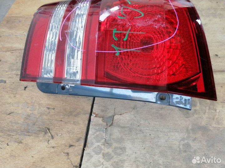 Стоп-сигнал задний правый Toyota Alphard ANH10