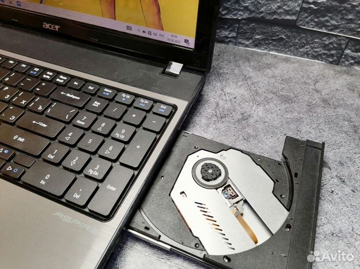 15.6 Ноутбук Acer Aspire 5741G-353G25Misk Intel Co