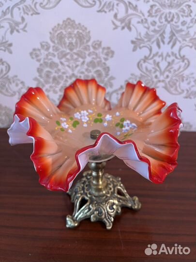 Конфетница на ножке