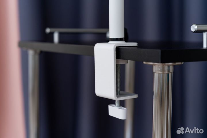 Бестеневая лампа на струбцине