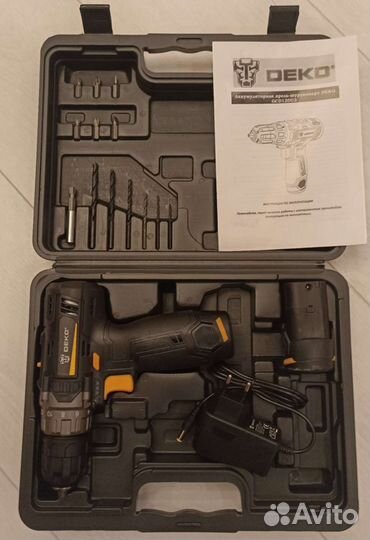 Дрель шуруповерт новый 2акб,12v