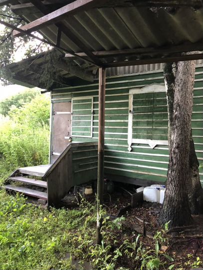 Дом 32,9 м² на участке 8 сот.