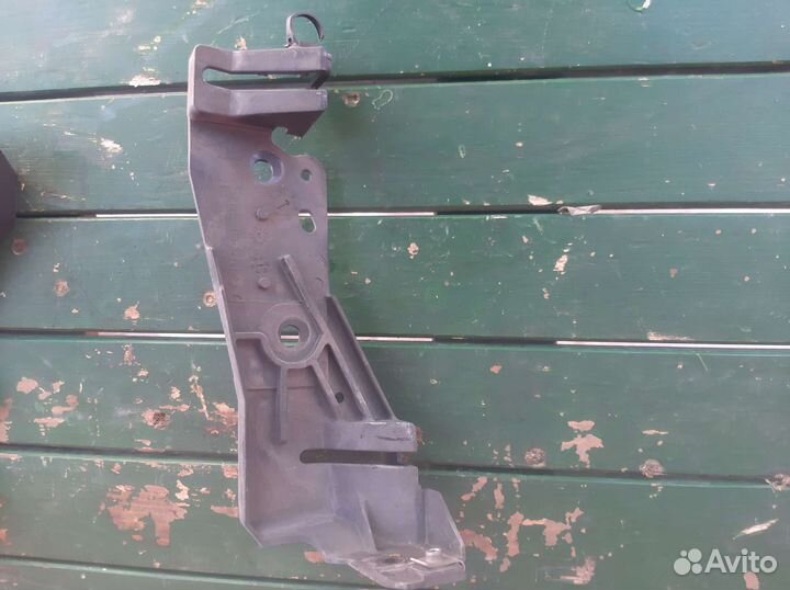 Кронштейн фары Infiniti G25 G35 G37 V36