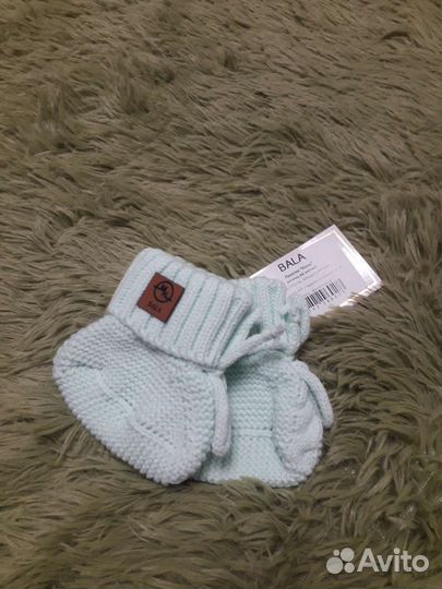 Шапочки,пинетки,комбезы для мальчиков и девочек