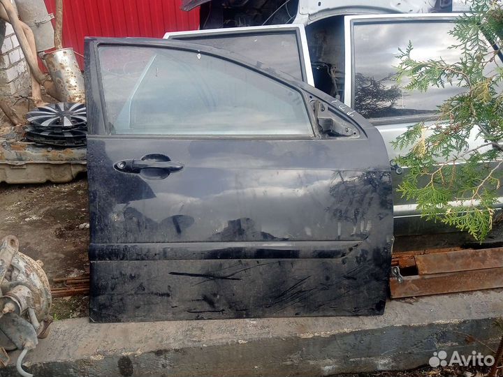 Дверь передняя правая Ford Focus 1 седан