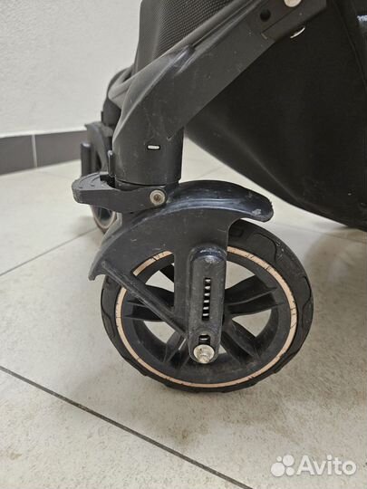 Прогулочная коляска luxmom 609