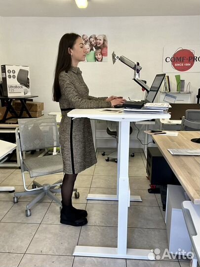 Компьютерный стол как IKEA пневмоподьем