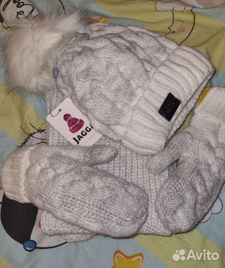 Комплект шапка, снуд,варежки. Новый