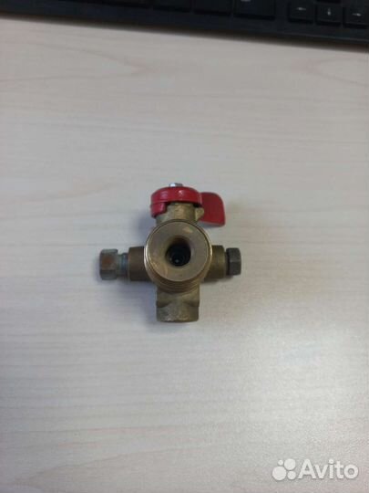 Вентиль на баллон метан