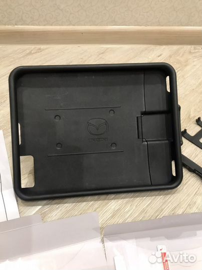 Держатель Mazda для iPad