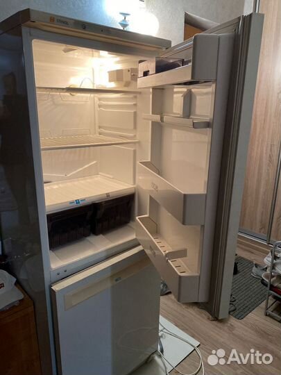 Холодильник stinol