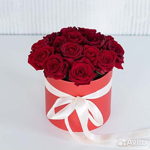 Розы в шляпной коробке