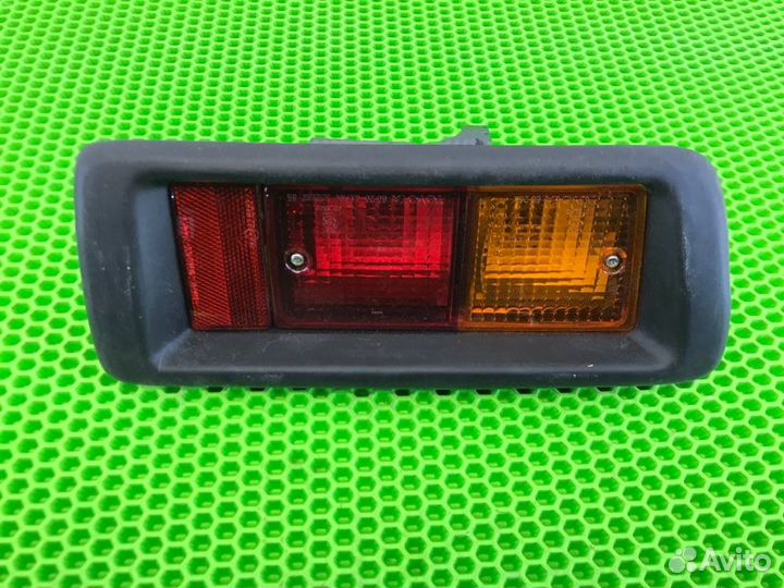 Фонарь задний левый Toyota Land Cruiser 90