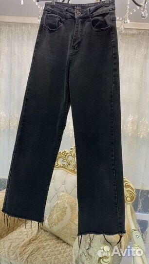 Джинсы разные