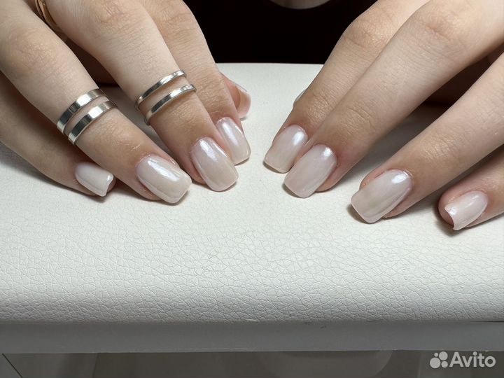 Модель на маникюр с покрытием. Наращивание