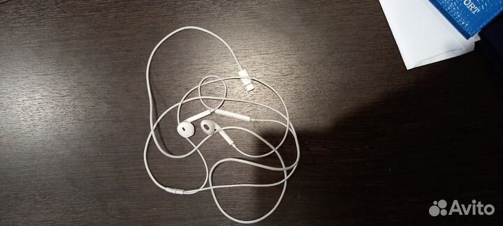 Оригинальные наушники apple