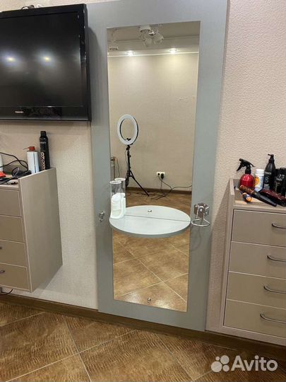 Парикмахерское зеркало