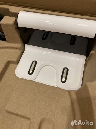 Робот пылесос новый Midea M7