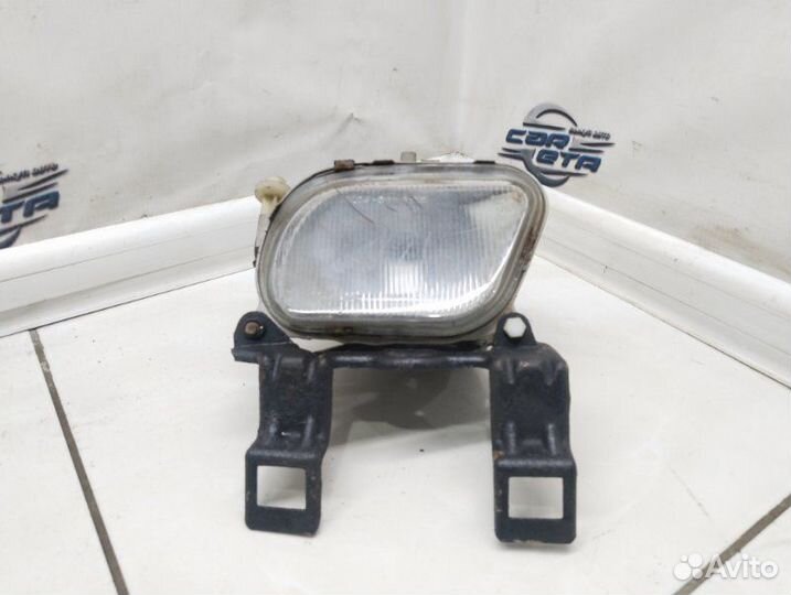 Фара противотуманная передняя левая Mercedes-Benz