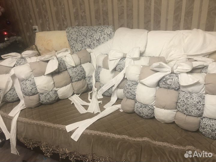 Бортики в детскую кроватку с одеялом