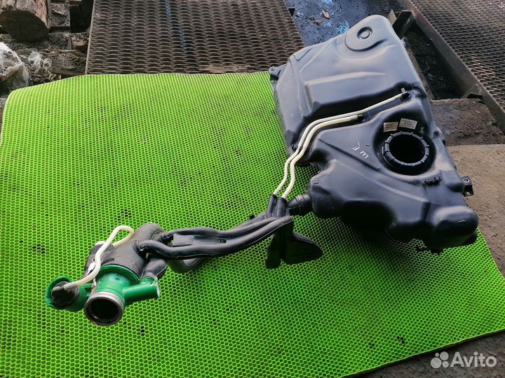 Топливный бак на Skoda Fabia 2007-2015