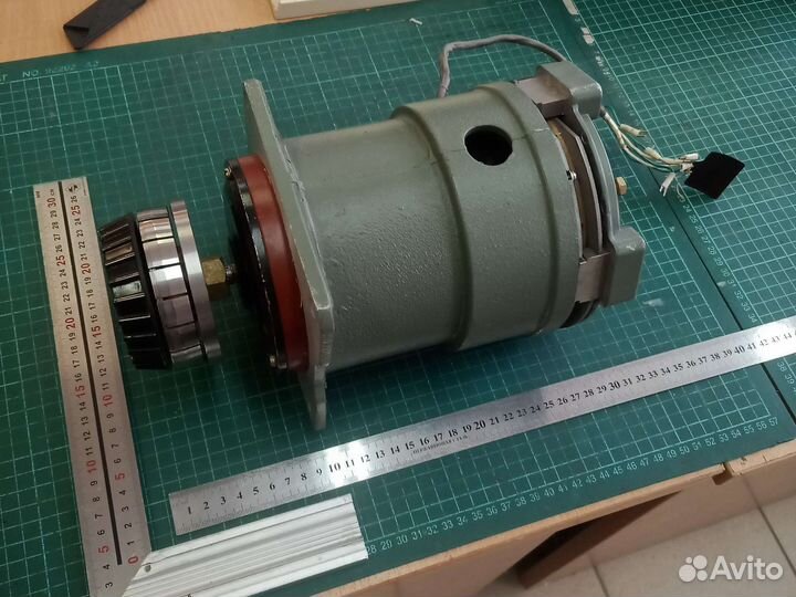 Электродвигатель СССР 220в со сцеплением и цангой