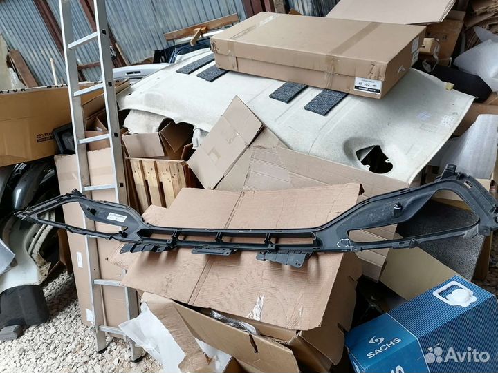 Решетка радиатора нижняя kia sportage 86561-3u000