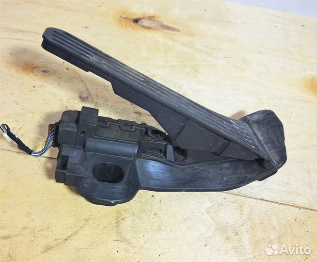 Педаль газа VW Passat (B7) 2011