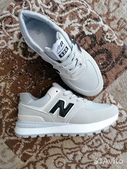 Кроссовки р36