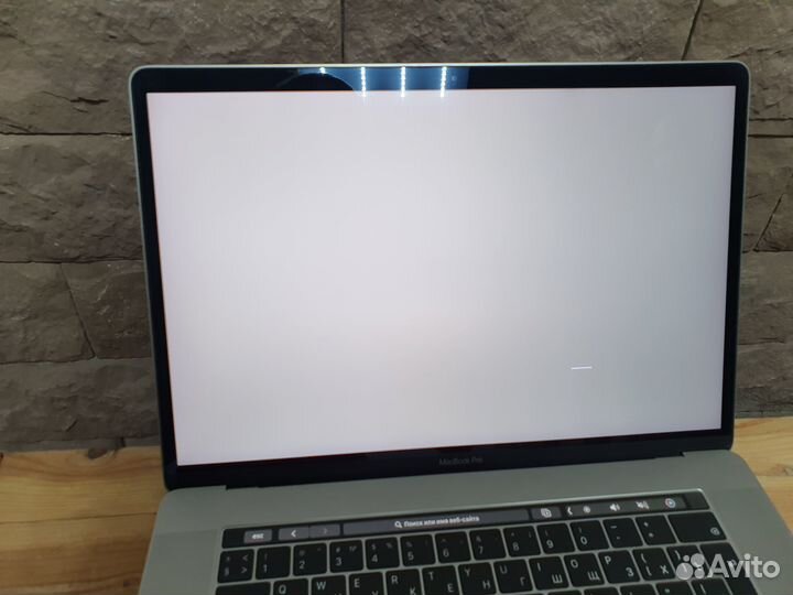 Apple MacBook Pro A1990 2019 i7 16/256