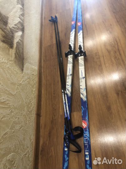 Лыжи беговые с ботинками 35 размер
