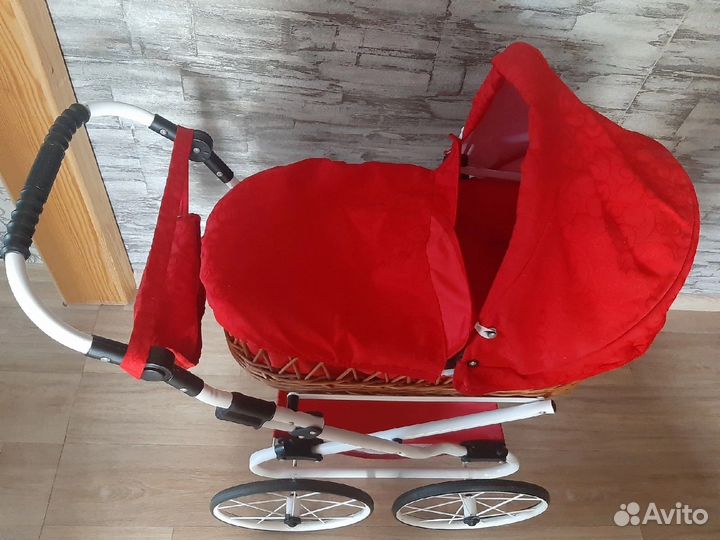 Детская коляска для кукол