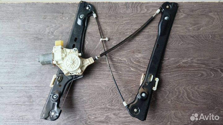 Стеклоподъемник электрический передний правый BMW