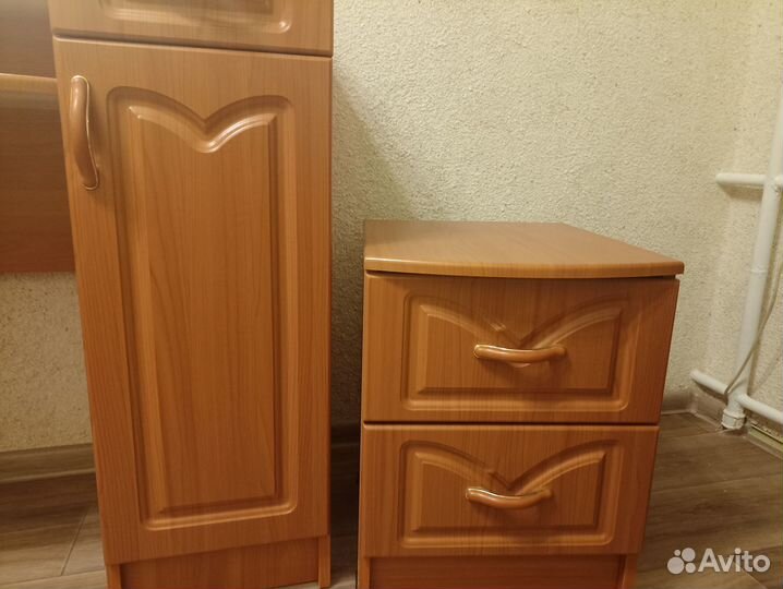 Тумба прикроватная