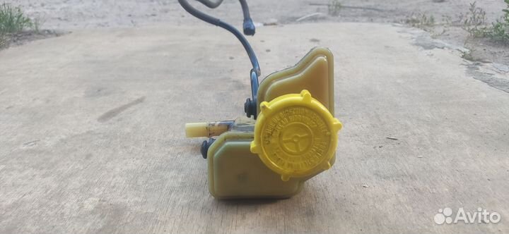 Бачок гур Ford Fusion 1.4 л. 2008 под ремонт