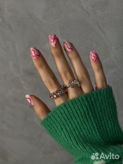 Маникюр,педикюр, наращивание ногтей