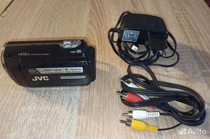 Видеокамера JVC Everio GZ-MS215