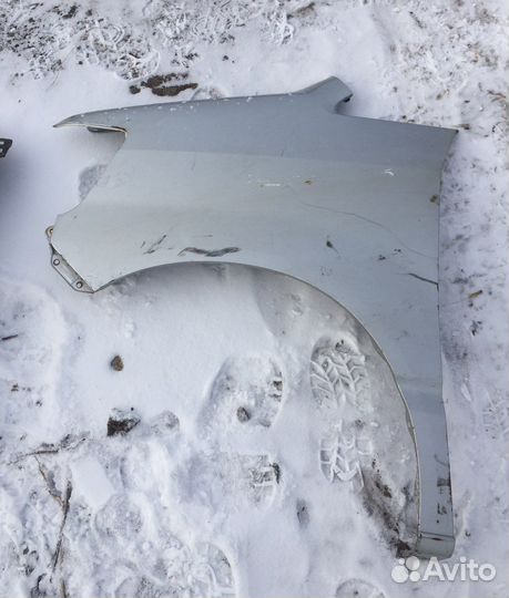 Крыло переднее Тойота Toyota Noah azr60g