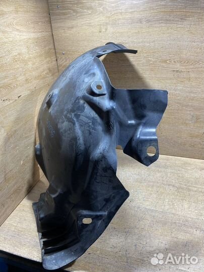 Подкрылок передний левый Renault Megane 3 1704246