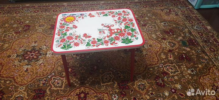 Детский стол