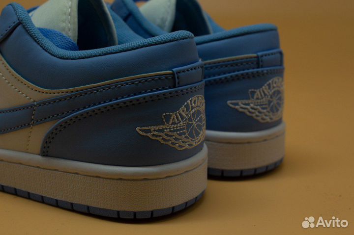 Кроссовки Wmns Air Jordan 1 Low blue