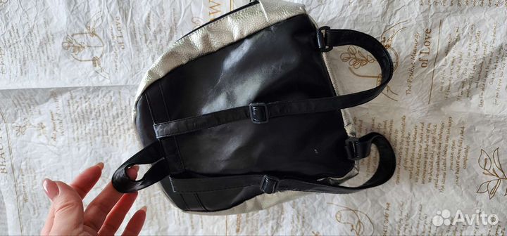 Рюкзак для девочки серебристый