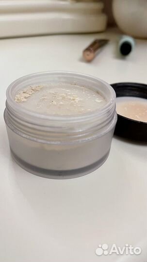 Laura mercier пудра