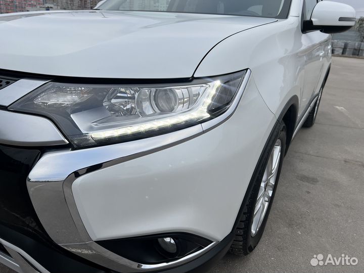 Mitsubishi Outlander 2.0 CVT, 2019, 57 968 км