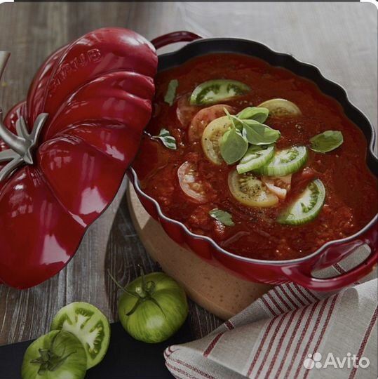 Кастрюля чугунная фирмы staub