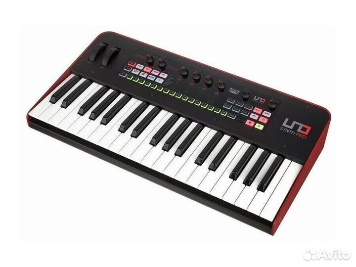 IK UNO Synth Pro синтезатор