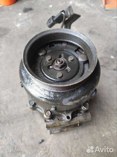 Mitsubishi Legnum компрессор кондиционера