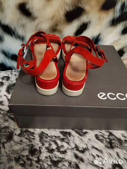 Босоножки Ecco 38